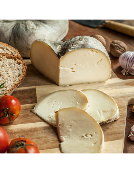 Semi matured buffalo cheese 1,5 Kg